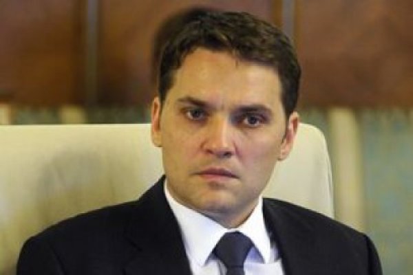 Şova: Pentru ianuarie Băsescu a anunţat practic tăierea majorărilor de pensii, salarii şi venituri
